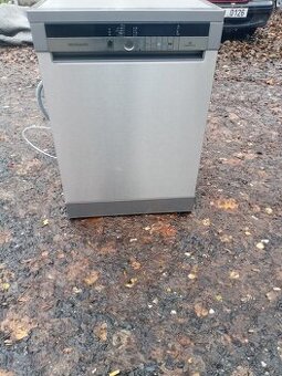 Myčka volně stojící nerezu Whirpool třidy A+++ 3 košikova