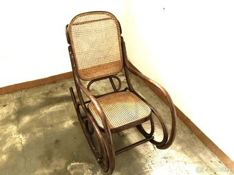 Houpací křeslo Thonet