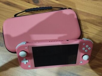 Nintendo Switch Lite Coral + příslušenství