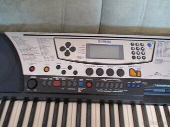 YAMAHA PSR 340