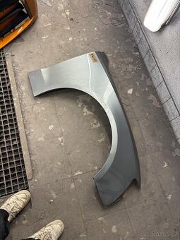 Audi A5 pravy predni blatnik