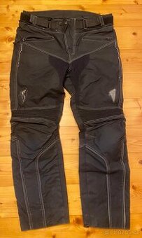 Kalhoty na motorku
