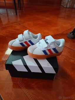 Luxusní nové boty zn. Adidas  vel. 19