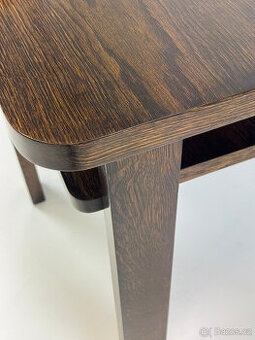 Luxusní Art Deco, konf. stolek Halabala po renovaci - šelak