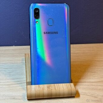 Samsung Galaxy A40 64 gb plně funkční