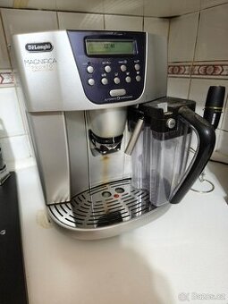 Automaticky kávovar