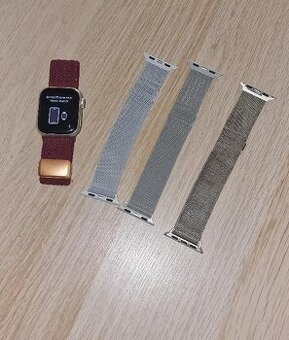Apple Watch Series 7 41mm + 8 řemínků