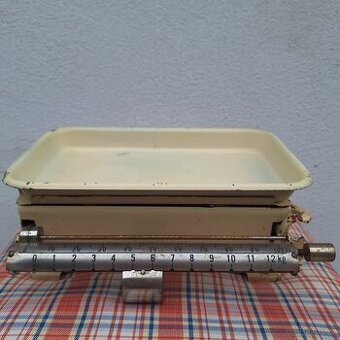 Staré kuchyňské váhy