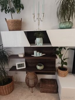 Prodám komody, skříňky, poličky - vybavení obyvaku