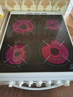 Sklokeramický sporák