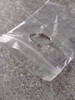 Dámský prstýnek bílé zlato au585 14k