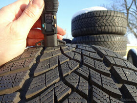 Zimní pneu Goodyear 265/40/20 - stav 98% - jako nové