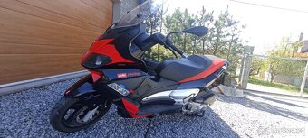 Aprillia SR Max 300i