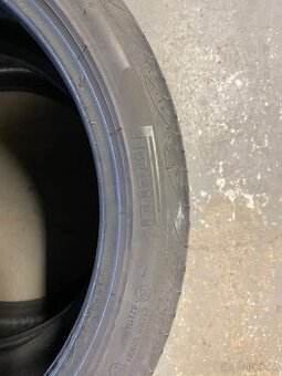 Letní pneu 225/40R18