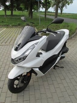 Honda PCX 125 ,r.9/2021, 2500 km
