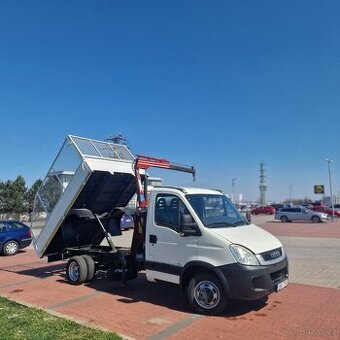 Iveco Daily 35 C 15 -sklápěč s hydraulickou rukou do 3,5t.