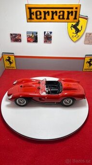 Ferrari 250 Testa Rossa 1:18 CMC