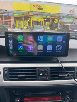 CarPlay Android Auto displej rádio + couvací kamera
