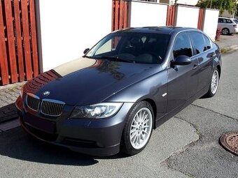206000km BMW 330i e90 MANUÁL 190kW vybavené, nehavarované