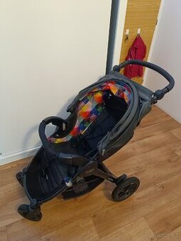 Kočárek britax