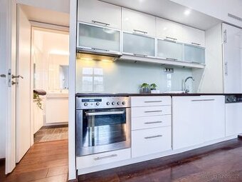 Pronájem krásného 2kk v Pražských Vinohradech (49m²)