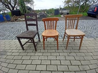 3x židle.