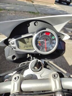 Triumph speed triple 1050 r.v. 2011