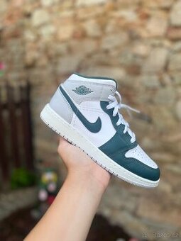 Jordan 1 mid zelené