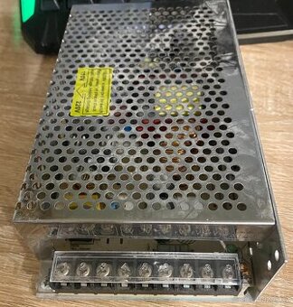Napájecí zdroj 12VDC / 16,7A / 200W - 1