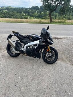 Aprilia Tuono V4 Factory