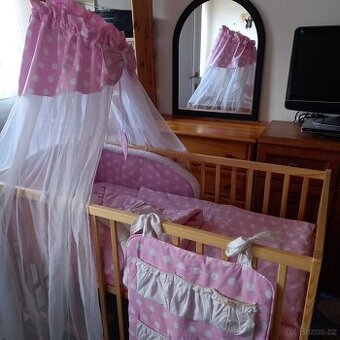 Detska postylka s vybavenim