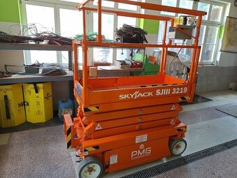 Nůžková plošina SKYJACK SJIII 3219