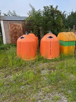 Nádoba na tříděný odpad se spodním výsypem - tzv. zvon