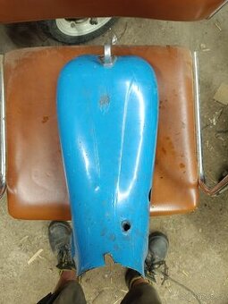 Horní prsíčka Jawa 05