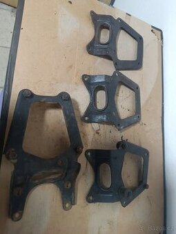 držáky kapličky - budíků Čezeta hranaté modely