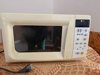 Mikrovlnná trouba LG