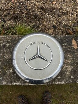 Poklice Mercedes-Benz 24 cm.