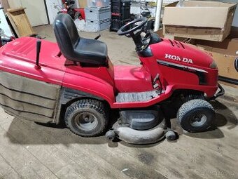Zahradní traktor Honda hf 2620