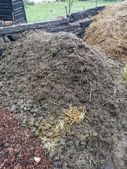 Koňský hnůj zadarmo