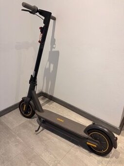 Segway Ninebot MAX G30 koloběžka
