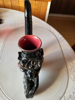 keramický pohárek ve tvaru fajfky