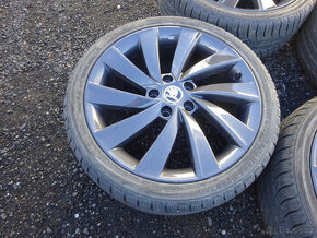 Alu kola Škoda Octavia 3 225/40/18 zimní 7mm