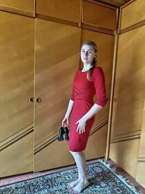 Úpletové červené šaty konfekce vel M