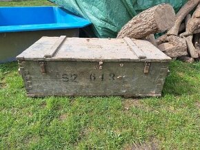 Stará vojenská krabice - nalezový stav
