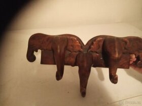 Věšák dřevěný ve tvaru slonů - 1