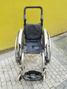invalidní vozík, dětské provedení pro školáka