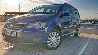 VW Touran 125kw 7 míst