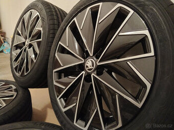 NOVÁ SADA ŠKODA SUPERB 3 PROPUS 235/45/18 94W SEALTECH