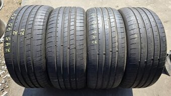 Letní pneu 245/40/19 Good Year