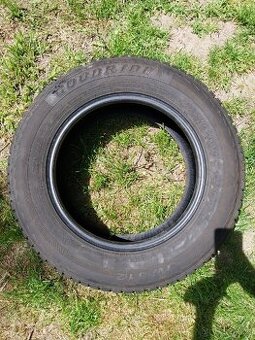 Prodám 1ks pneu goodride 215 65 R16c sw612 - 1